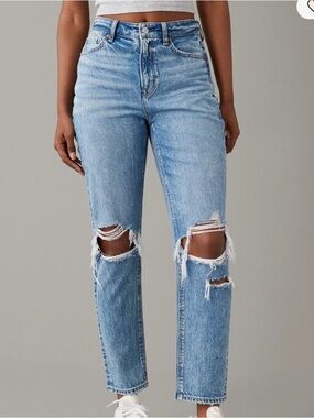 American Eagle Strigid Mom Jeans Destroyed Knees 10 Short Straight Leg Crop